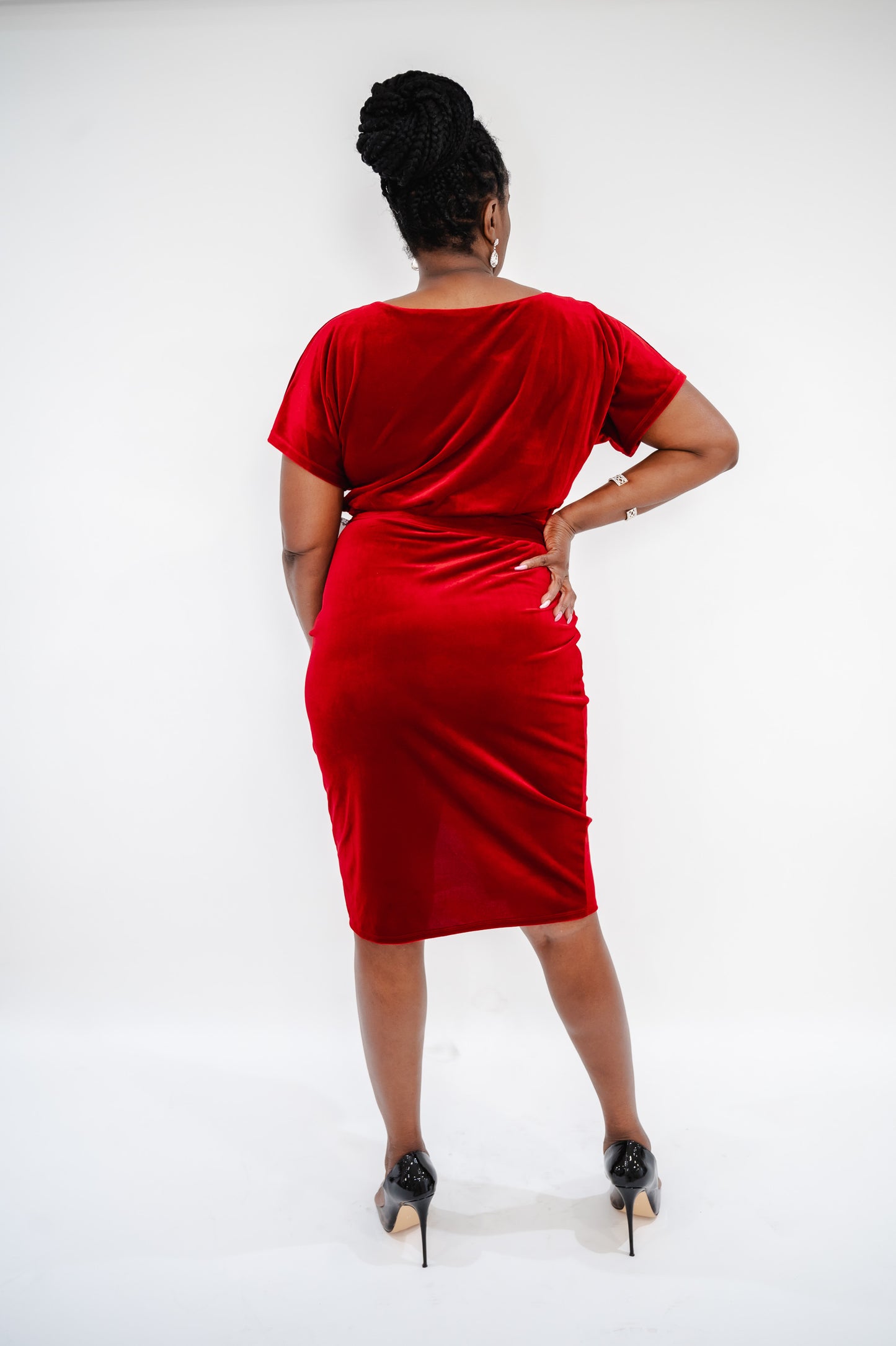 KENSIE Stretch-Velvet Boatneck Tie-Waist Sheath Dress